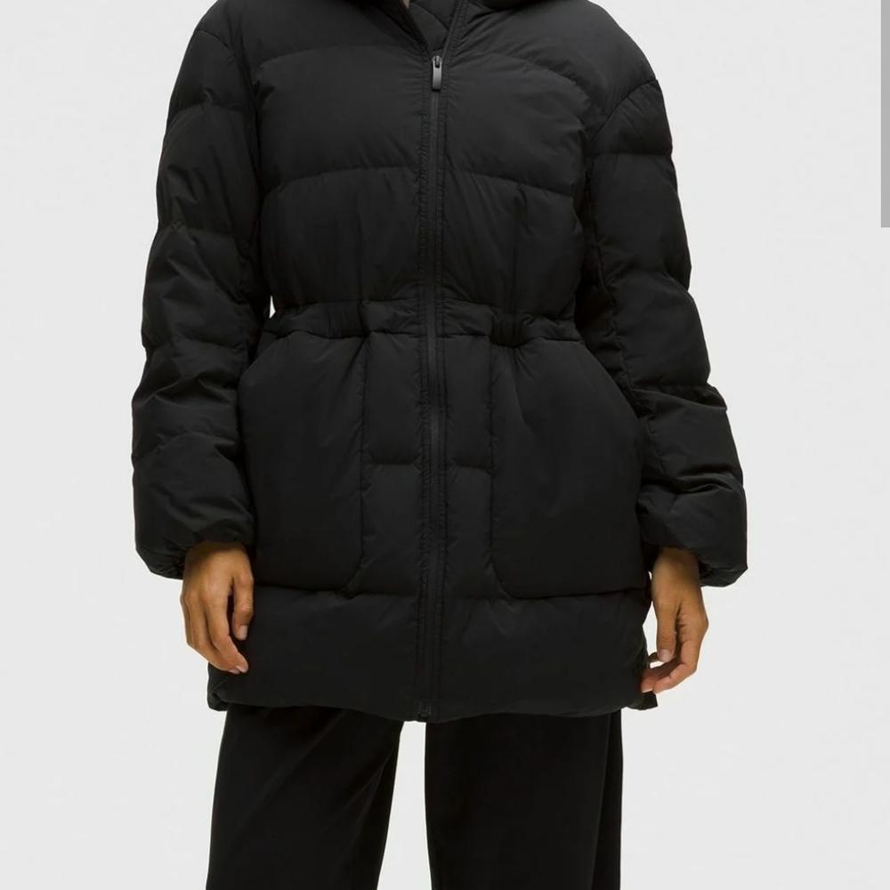 LULULEMON CINCH WAIST PUFFER SIZE SMALL BLACK BRAND NEW.